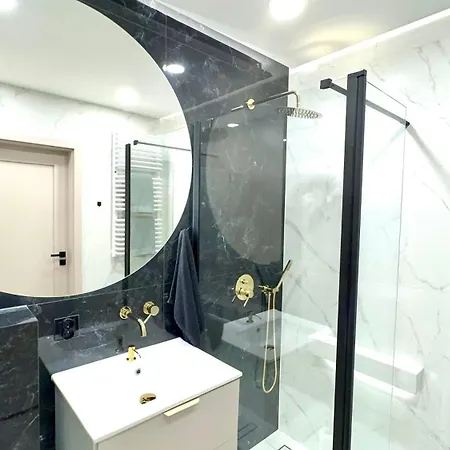 Piastow - Parking Lejlighed Kraków