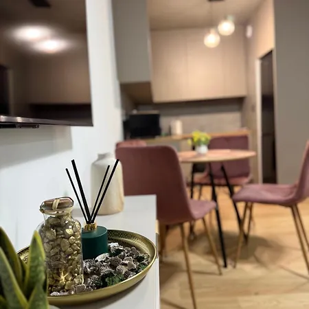 アパート Piastow - Parking クラクフ