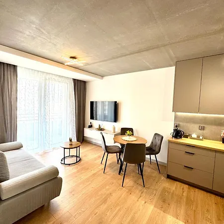 Piastow - Parking Apartment *