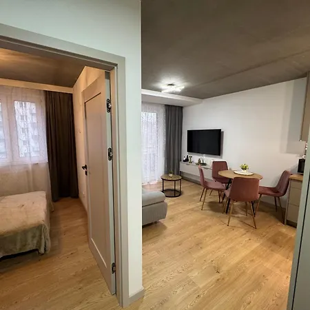 Piastow - Parking Apartment